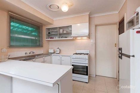 Property photo of 36 Felton Avenue Sunbury VIC 3429