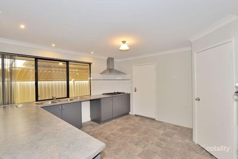 40 Sunningdale Cir, Cooloongup, WA 6168