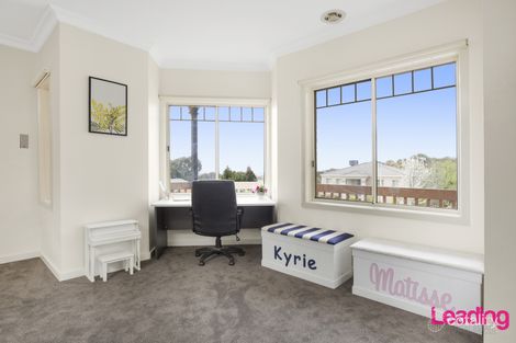 Property photo of 3 Munch Place Sunbury VIC 3429