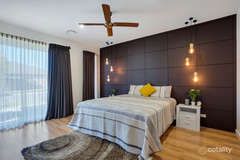 Property photo of 23 Mountleigh Circuit Craigieburn VIC 3064