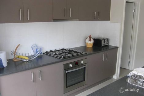 Property photo of 16 Rosella Crescent Caroline Springs VIC 3023