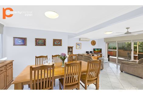 Property photo of 30 Seawind Terrace Berkeley Vale NSW 2261