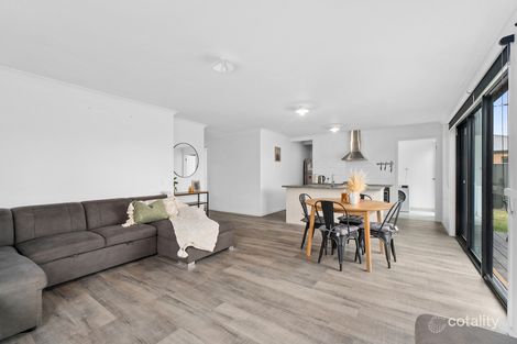 Property photo of 12 Kennelly Crescent Stratford VIC 3862