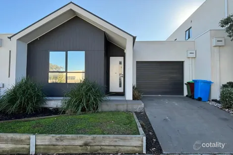 Property photo of 24 Riana Loop Eumemmerring VIC 3177