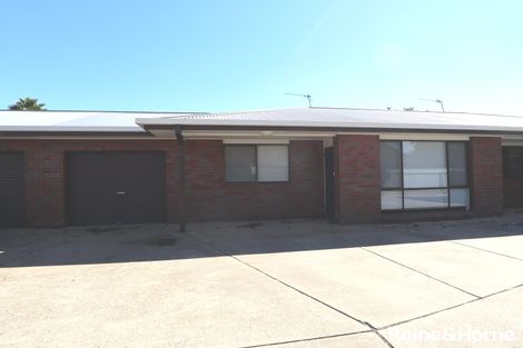 2/11 Lampe Ave, Wagga Wagga, NSW 2650