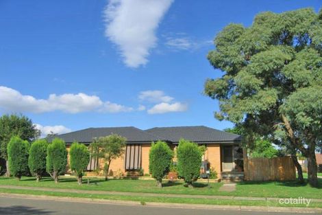 18 Lyell St, Bossley Park, NSW 2176