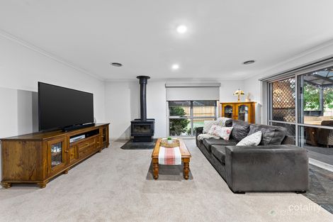 Property photo of 3 Flora Court Cranbourne North VIC 3977