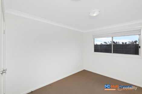Property photo of 33 Highland Close Macquarie Links NSW 2565