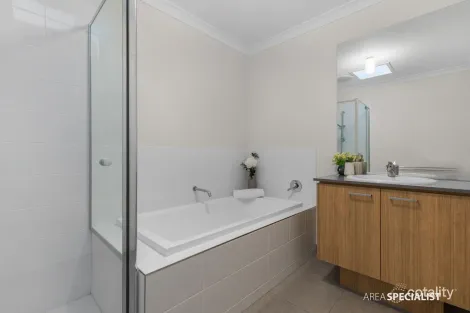 Property photo of 77 Abbeygate Drive Werribee VIC 3030