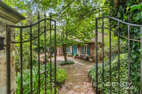 22 Dale Dr, Gooseberry Hill, WA 6076