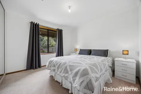 Property photo of 18 Arabian Drive Woodcroft SA 5162