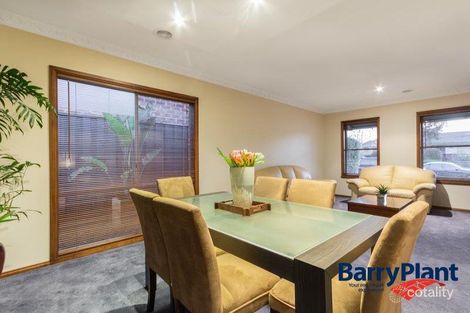 Property photo of 20 Marsh Grove Berwick VIC 3806