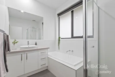 Property photo of 2/18 Helene Street Eltham VIC 3095