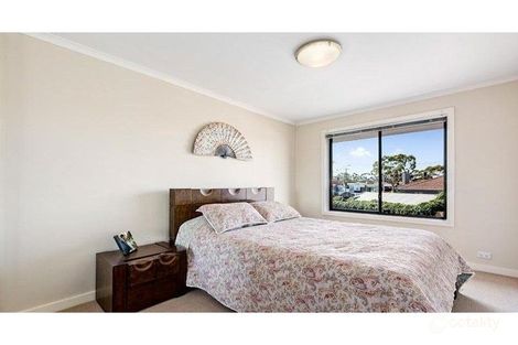 Property photo of 11/9 Churchill Avenue Maidstone VIC 3012