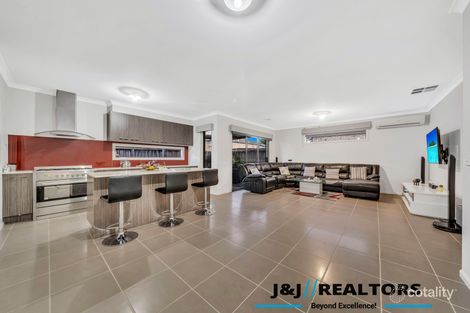 Property photo of 8 Hill Farm Drive Clyde VIC 3978