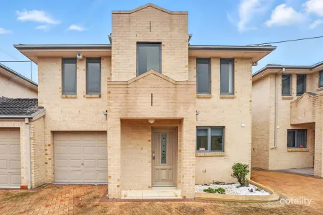 2/1 Mccoy St, Toongabbie, NSW 2146