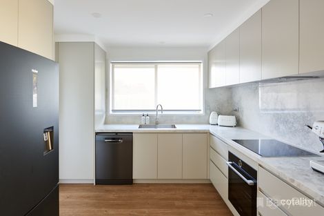 Property photo of 2/232-234 Westall Road Springvale VIC 3171