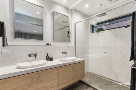 Property photo of 18 Wallaroo Avenue Strathfieldsaye VIC 3551
