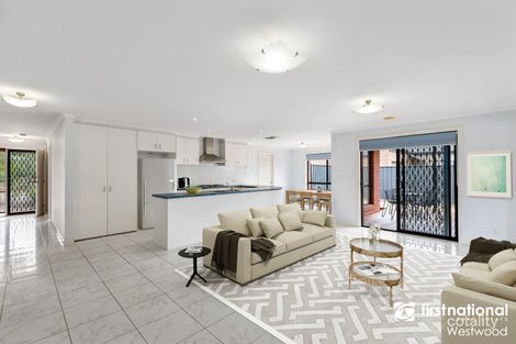Property photo of 14 Waldburg Grove Tarneit VIC 3029