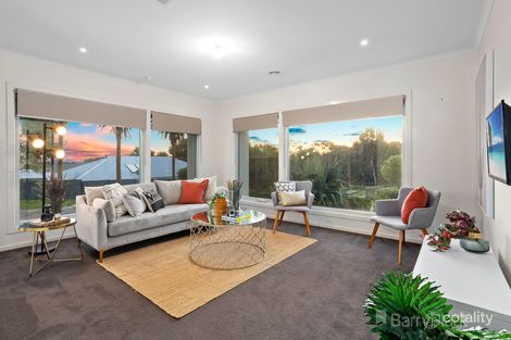Property photo of 29 Half Moon Crescent Pakenham VIC 3810