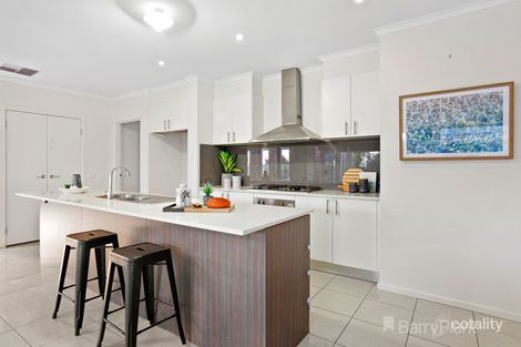 Property photo of 29 Half Moon Crescent Pakenham VIC 3810
