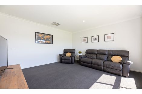 Property photo of 9 Lorikeet Close Thurgoona NSW 2640