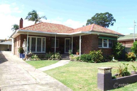 16 Cook Cres, East Hills, NSW 2213