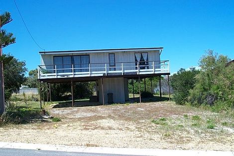 4 Yeeda Rd, Golden Bay, WA 6174