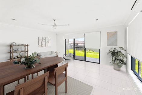 Property photo of 8 Azure Drive Rural View QLD 4740