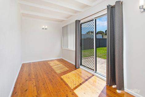 Property photo of 8 Lakelands Drive Dapto NSW 2530