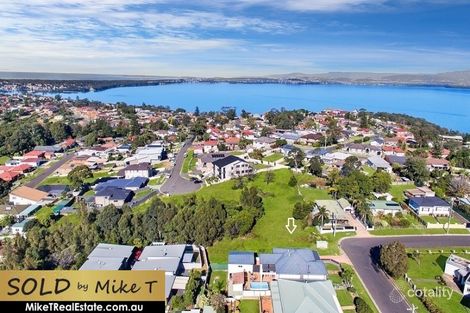 11 Hilltop Ave, Lake Heights, NSW 2502