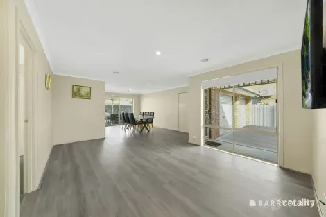 Property photo of 7 Pivot Place Mill Park VIC 3082