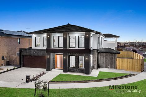 Property photo of 11 Carcoola Rise Clyde North VIC 3978