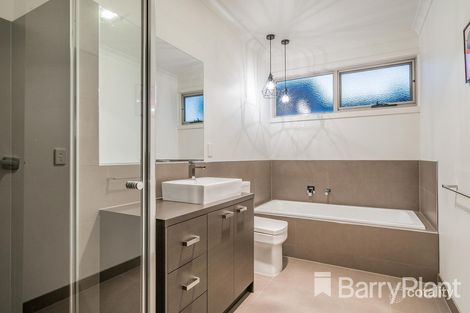 Property photo of 2 Allen Street Newtown VIC 3220