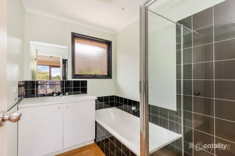 Property photo of 10 Molesworth Road Kangaroo Flat VIC 3555
