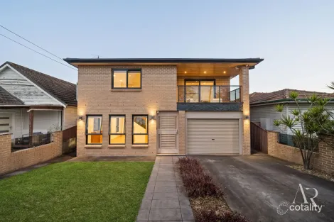 14 ADELINE ST, BASS HILL, NSW 2197