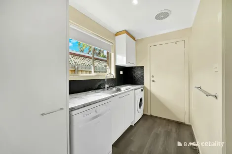 Property photo of 7 Pivot Place Mill Park VIC 3082