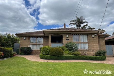 Property photo of 24 Meadow Wood Walk Narre Warren VIC 3805