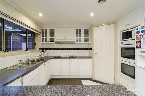 Property photo of 10 St Andrews Drive Werribee VIC 3030