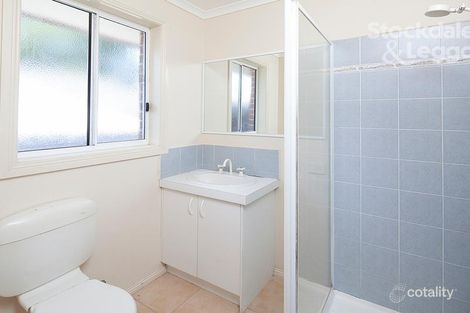 Property photo of 4 Fiona Place Pakenham VIC 3810