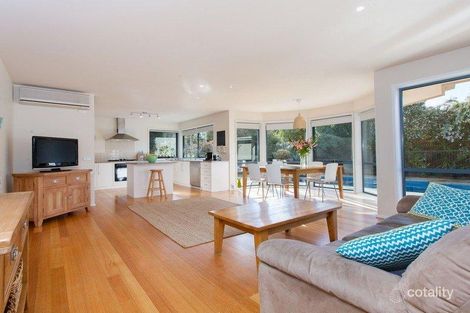 Property photo of 27 Jacaranda Crescent Mornington VIC 3931