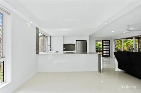 Property photo of 11 Styer Circuit Burleigh Waters QLD 4220