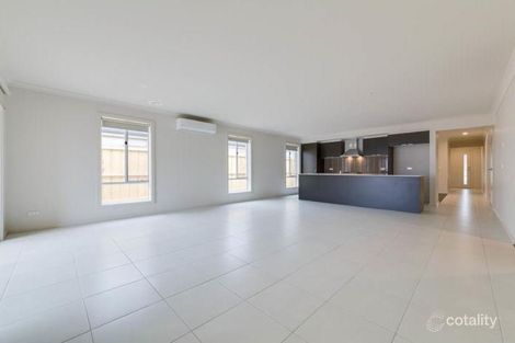 Property photo of 7 Greenhaven Drive Greenvale VIC 3059