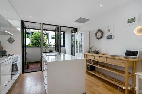 6 Banksia Way, Malvern, VIC 3144