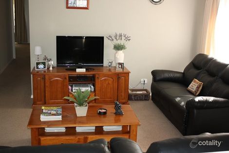 Property photo of 3 Reading Place Griffith NSW 2680