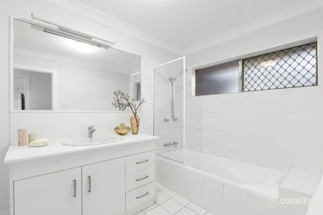 Property photo of 32 Harefield Street Indooroopilly QLD 4068
