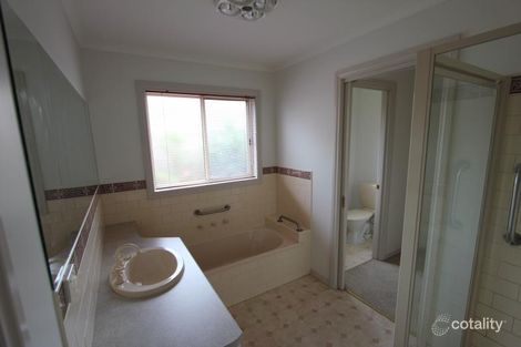 Property photo of 2/1016 Howitt Street Wendouree VIC 3355