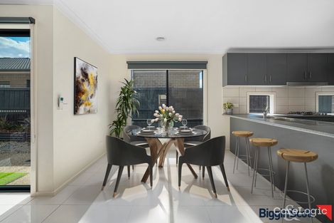 Property photo of 11 Longshanks Street Thornhill Park VIC 3335