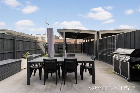 Property photo of 10 Aldea Crescent Avondale Heights VIC 3034