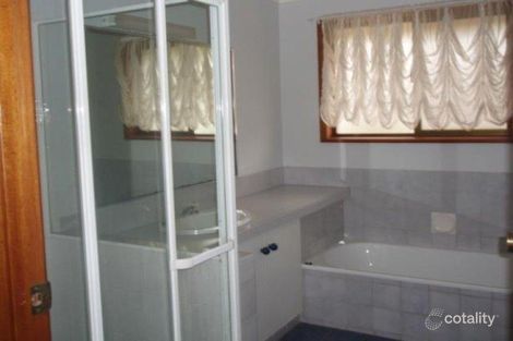 Property photo of 1 Koppe Court Centenary Heights QLD 4350